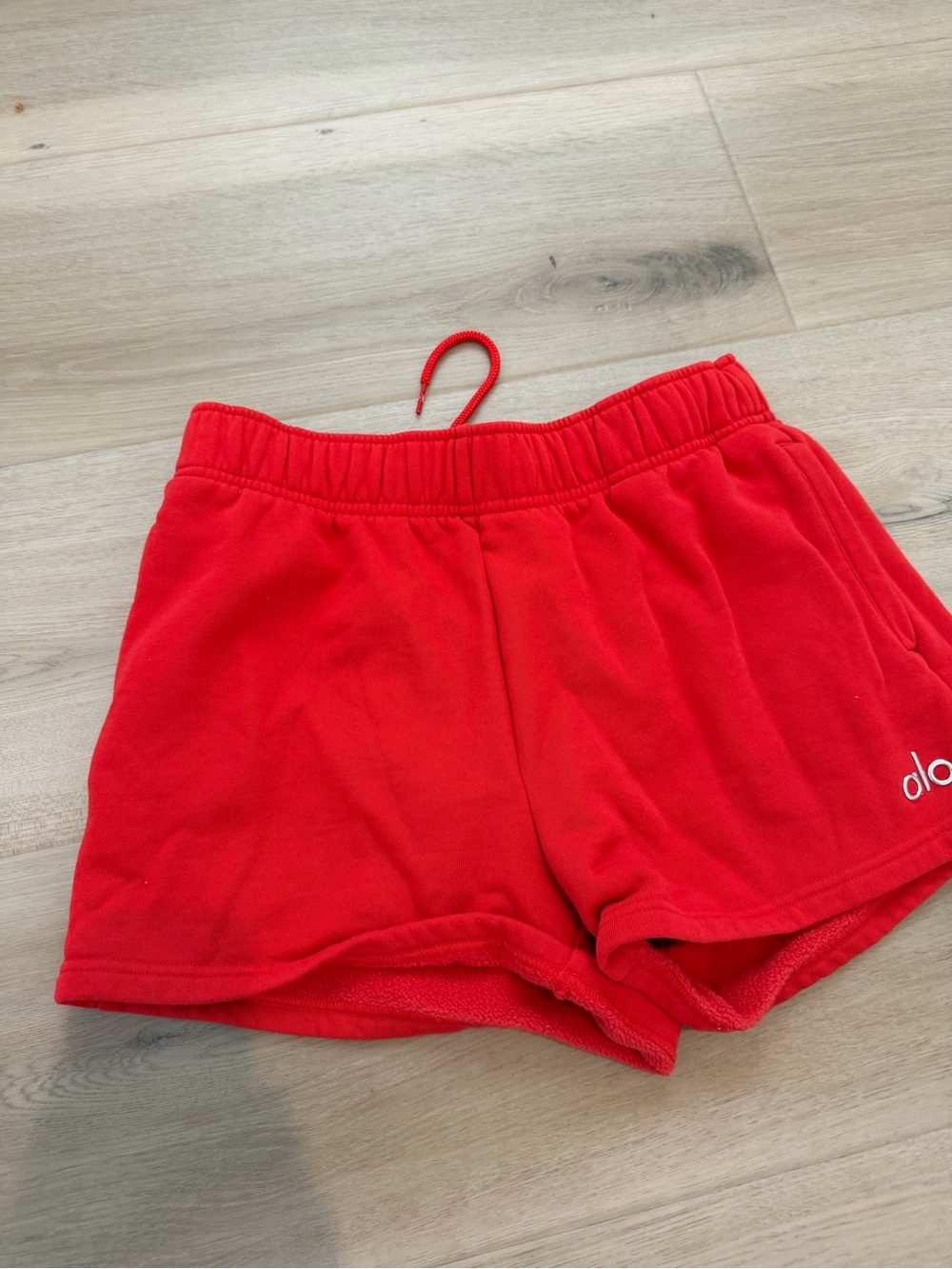Alo Yoga Lounge Shorts - Red